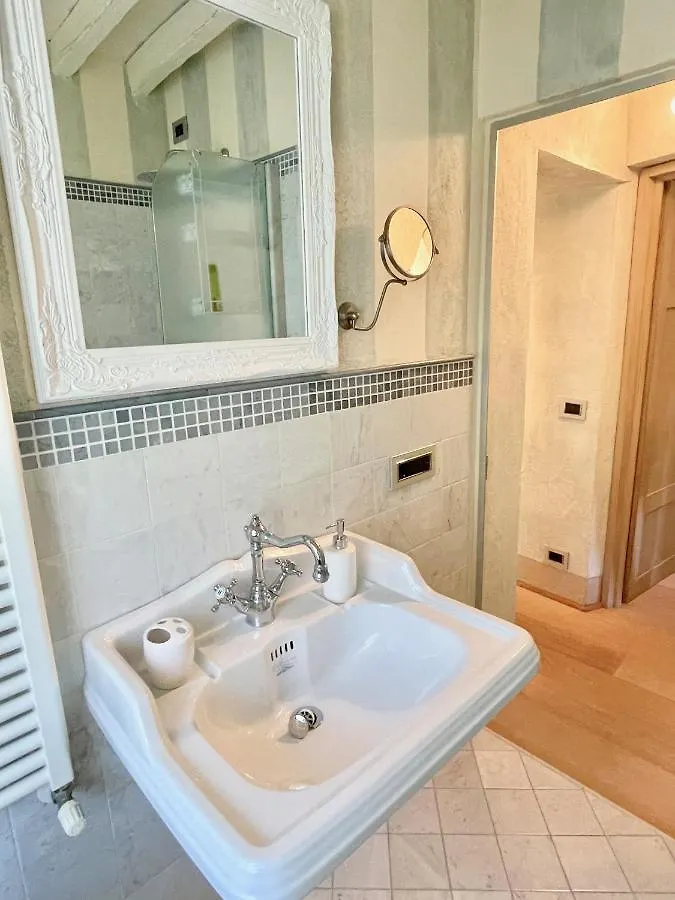 A14 Pietrasanta La Dama Del Bosco Bed & Breakfast